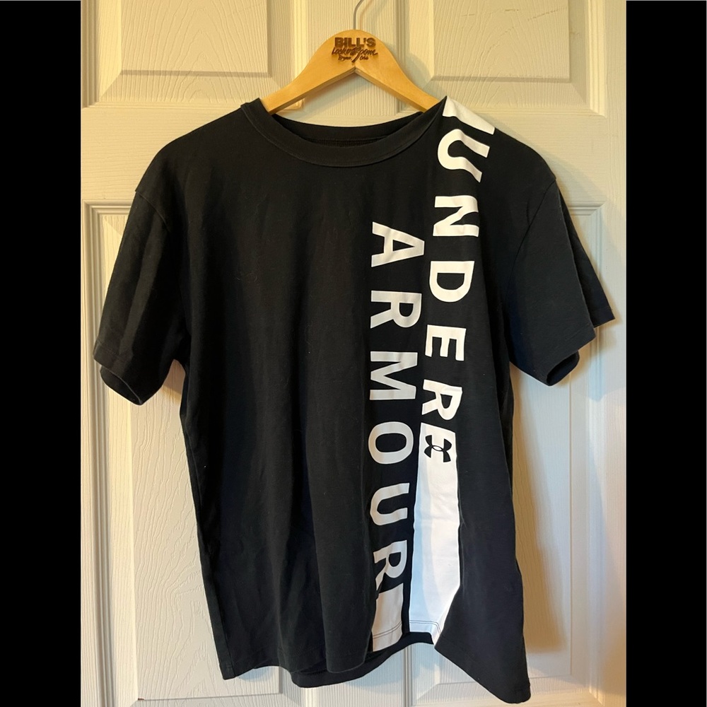 Black under armour t shirt